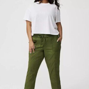 NWT-Torrid-Pull-On Convertible Poplin Crop Pant